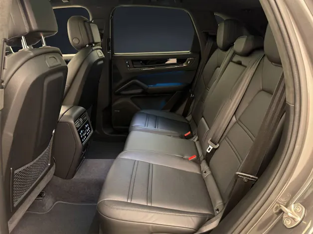 PORSCHE Cayenne GTS