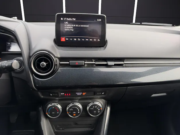 MAZDA 2 SKYACTIV-G 90 Ambition Plus