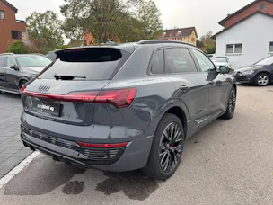 AUDI Q8 55 e-tron Black Edition quattro