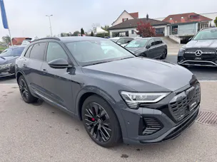AUDI Q8 55 e-tron Black Edition quattro