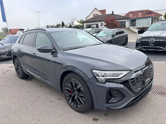 AUDI Q8 55 e-tron Black Edition quattro