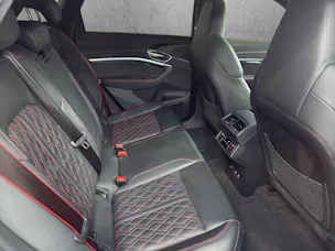 AUDI Q8 55 e-tron Black Edition quattro
