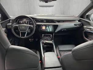 AUDI Q8 55 e-tron Black Edition quattro
