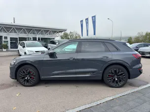 AUDI Q8 55 e-tron Black Edition quattro