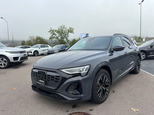 AUDI Q8 55 e-tron Black Edition quattro