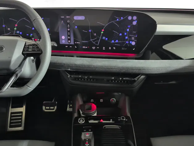AUDI Q6 e-tron quattro