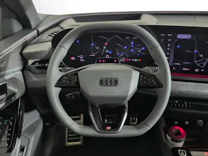AUDI Q6 e-tron quattro