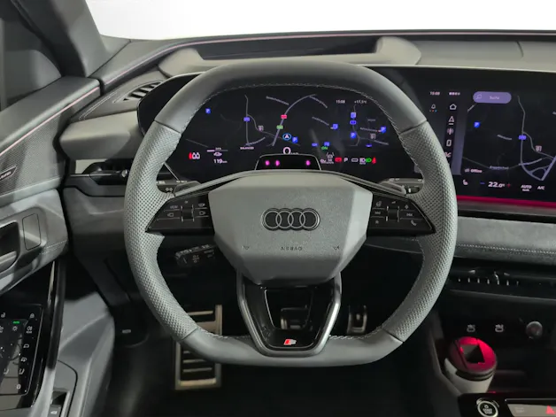 AUDI Q6 e-tron quattro