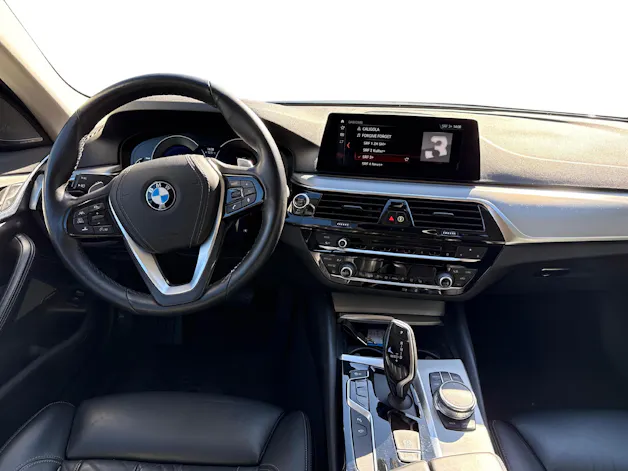 BMW 530d xDrive Touring Sport Line Steptronic