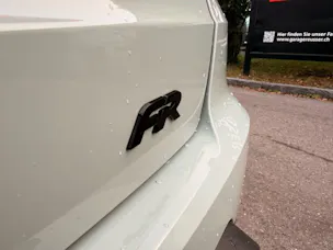 SEAT Arona 1.5 TSI 110 kW FR Black Edition *** TOP AUSSTATTUNG ***