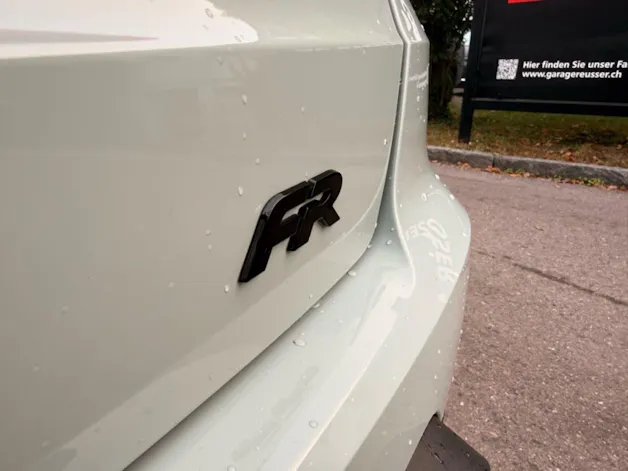 SEAT Arona 1.5 TSI 110 kW FR Black Edition *** TOP AUSSTATTUNG ***