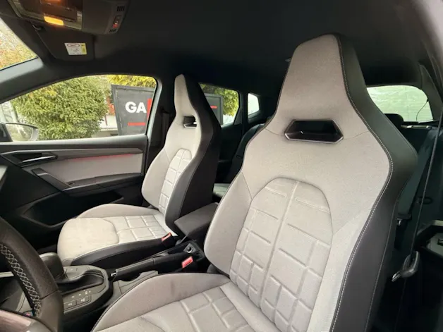 SEAT Arona 1.5 TSI 110 kW FR Black Edition *** TOP AUSSTATTUNG ***