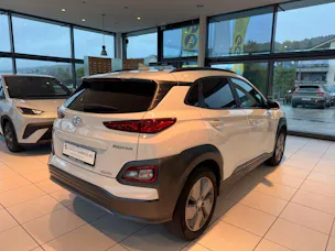 HYUNDAI Kona EV Amplia