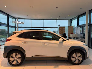 HYUNDAI Kona EV Amplia