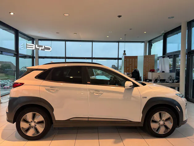 HYUNDAI Kona EV Amplia