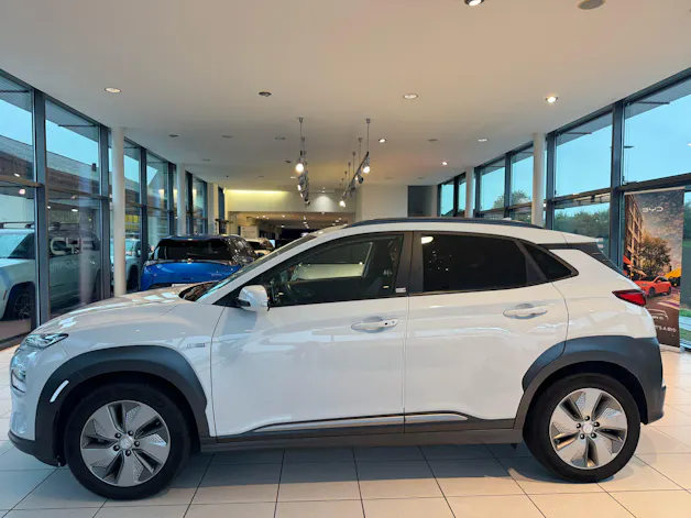 HYUNDAI Kona EV Amplia