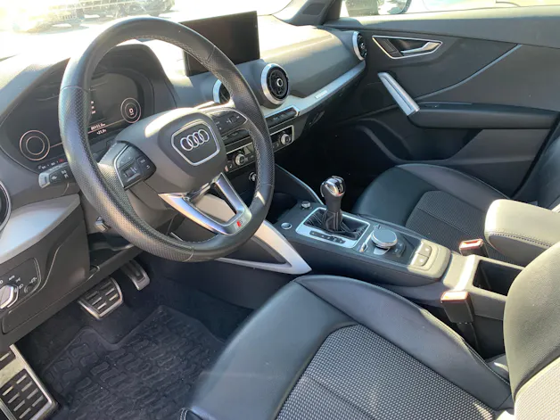 AUDI Q2 40 TFSI S line quattro S-tronic
