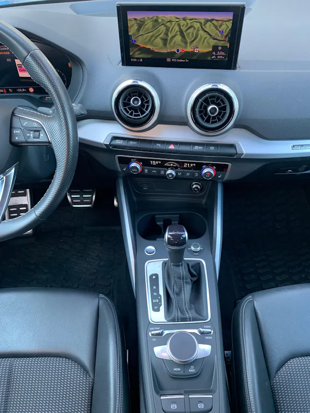 AUDI Q2 40 TFSI S line quattro S-tronic