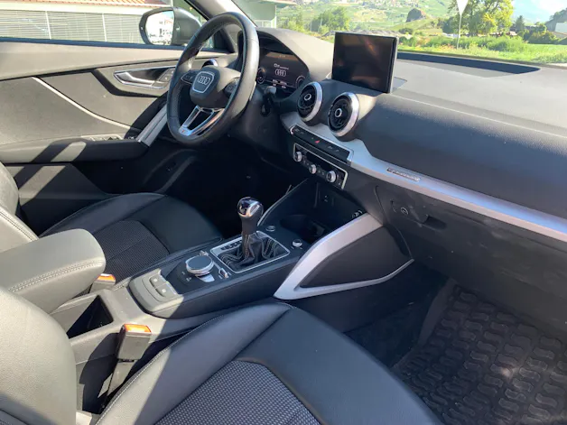 AUDI Q2 40 TFSI S line quattro S-tronic