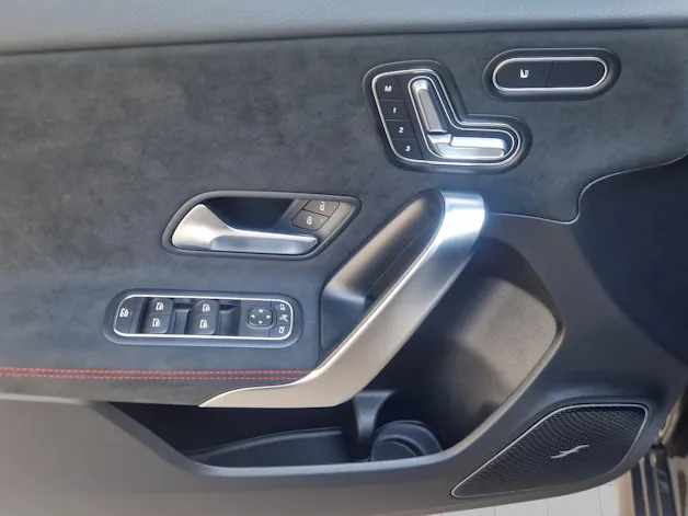 MERCEDES-BENZ A 220 4Matic 8G-DCT