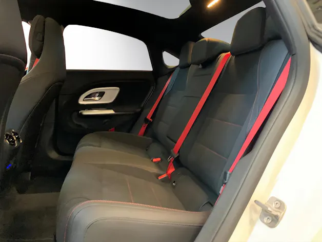 MERCEDES-BENZ CLA 200 8G-DCT 4Matic