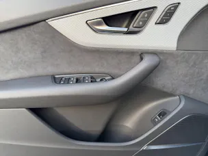 AUDI SQ7 TFSI quattro tiptronic