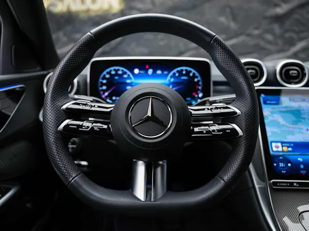MERCEDES-BENZ C 300 AMG Line *Werksgarantie*20" Felgen*