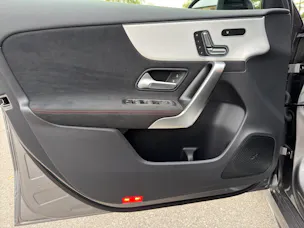 MERCEDES-BENZ A 220 4Matic 8G-DCT