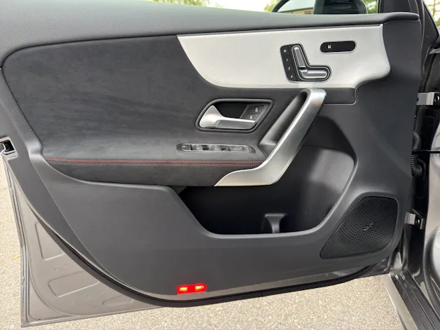 MERCEDES-BENZ A 220 4Matic 8G-DCT