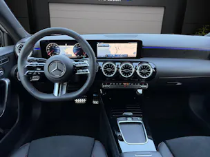 MERCEDES-BENZ A 200 Night Star 7G-DCT
