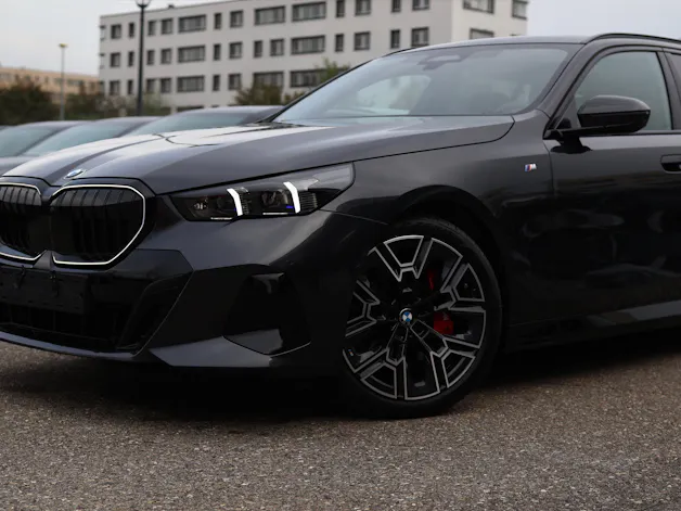 BMW 540d xDrive Touring M Sport PRO * SOPHISTOGRAU * ICONIC GLOW * BELÜFTETE SITZE * AHK *