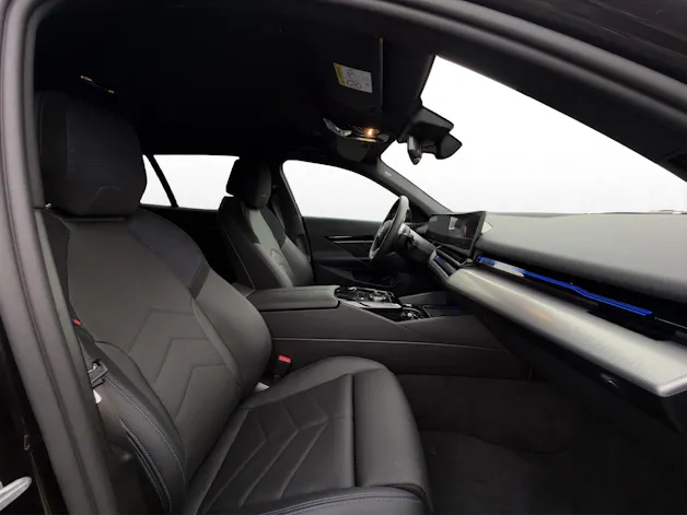 BMW 540d xDrive Touring M Sport PRO * SOPHISTOGRAU * ICONIC GLOW * BELÜFTETE SITZE * AHK *