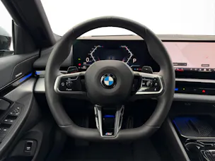 BMW 540d xDrive Touring M Sport PRO * SOPHISTOGRAU * ICONIC GLOW * BELÜFTETE SITZE * AHK *