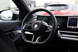 BMW 540d xDrive Touring M Sport PRO * SOPHISTOGRAU * ICONIC GLOW * BELÜFTETE SITZE * AHK *