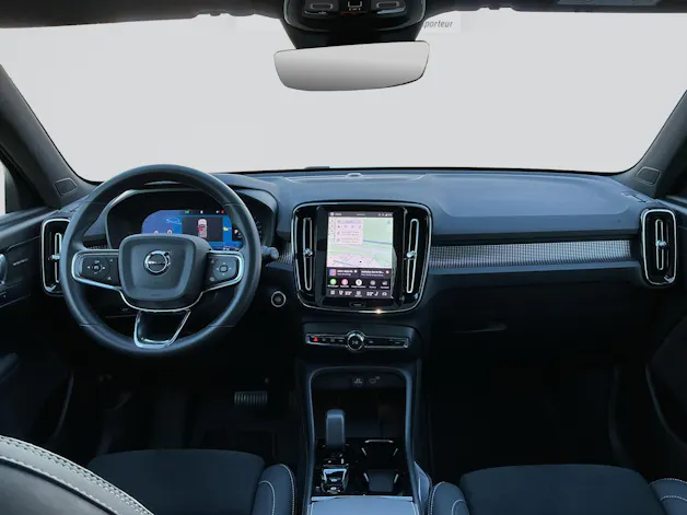 VOLVO XC40 B3 Benzin Mild Hybrid Plus Dark DCT