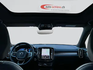 VOLVO XC40 B3 Benzin Mild Hybrid Plus Dark DCT