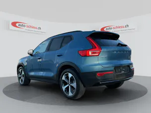 VOLVO XC40 B3 Benzin Mild Hybrid Plus Dark DCT