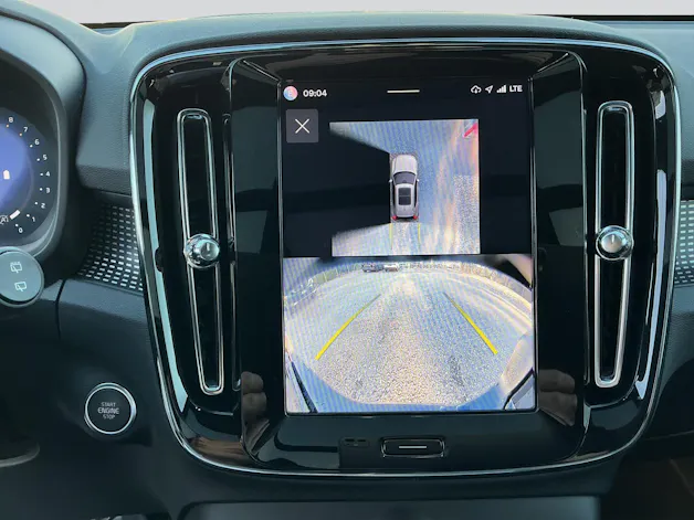 VOLVO XC40 B3 Benzin Mild Hybrid Plus Dark DCT
