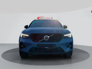 VOLVO XC40 B3 Benzin Mild Hybrid Plus Dark DCT