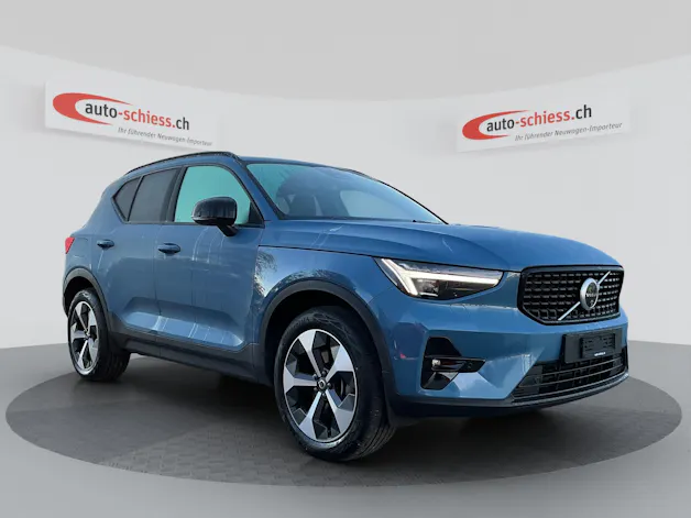 VOLVO XC40 B3 Benzin Mild Hybrid Plus Dark DCT