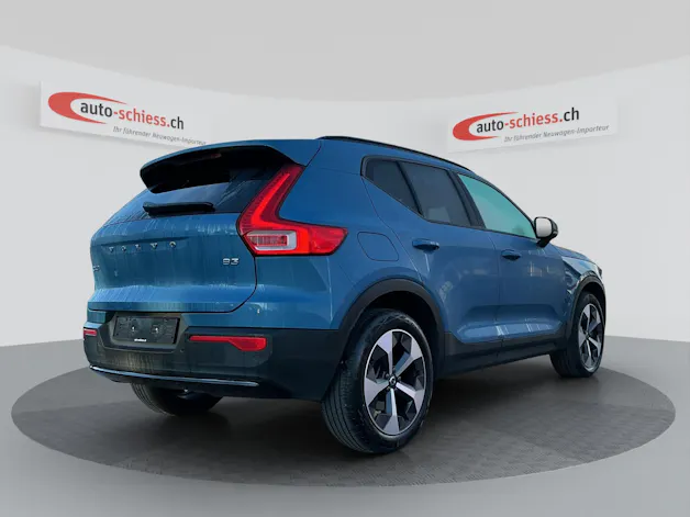 VOLVO XC40 B3 Benzin Mild Hybrid Plus Dark DCT