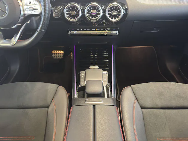 MERCEDES-BENZ EQA 350 Swiss Star AMG Line 4MATIC