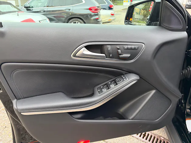 MERCEDES-BENZ GLA 200 CDI Swiss Star Edition 4Matic 7G-DCT