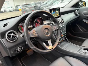 MERCEDES-BENZ GLA 200 CDI Swiss Star Edition 4Matic 7G-DCT