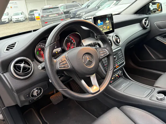 MERCEDES-BENZ GLA 200 CDI Swiss Star Edition 4Matic 7G-DCT