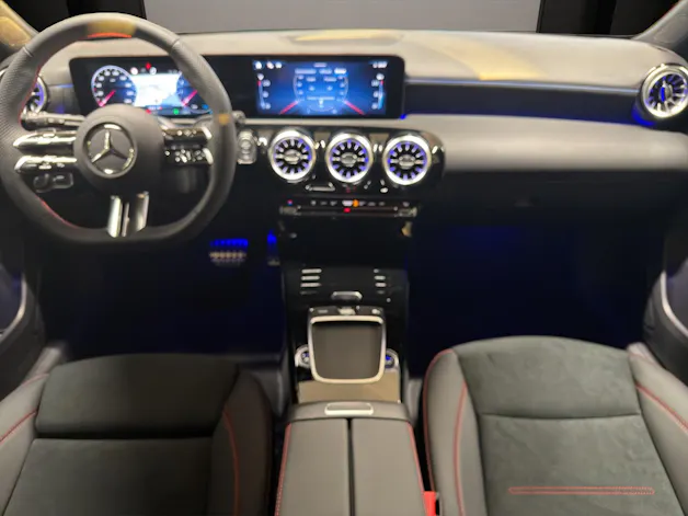 MERCEDES-BENZ A 220 4Matic 8G-DCT