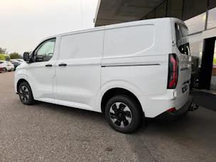 FORD Transit Custom Van 320 L1H1 65kWh Trend
