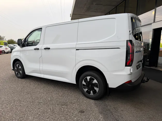 FORD Transit Custom Van 320 L1H1 65kWh Trend