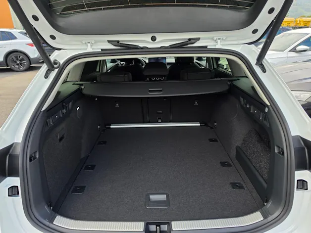 SKODA Superb Combi 2.0 TDi Selection 4x4 DSG