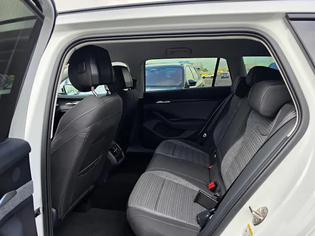 SKODA Superb Combi 2.0 TDi Selection 4x4 DSG